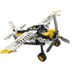 Alternative view of LEGO Technic 42198 syrjäseudun pienkone