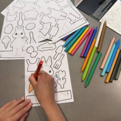 Paperinukkeleikki Leikkien