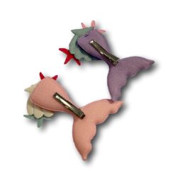 pyrstön muotoiset koristeklipsit